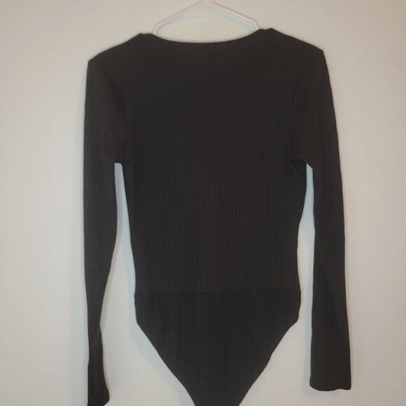 Forever21 Women's V Neck Black Ribbed Bodysuit Long Sleeve Button Medium - Picture 4 of 5